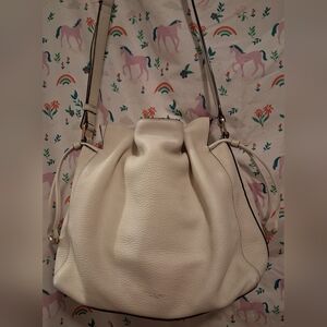 EUC Henri Bendel White Pebble Boho Neutral Casual Cinch Bucket Purse Bag
